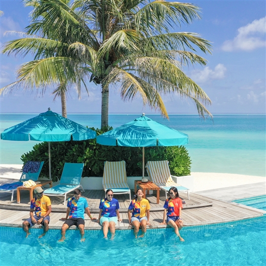 Innovative Services in Tourism, Dining, and Submarine Adventures